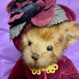 Elegant Bearington Collection teddy bear "Madame Holiday"  #1750 (2007)